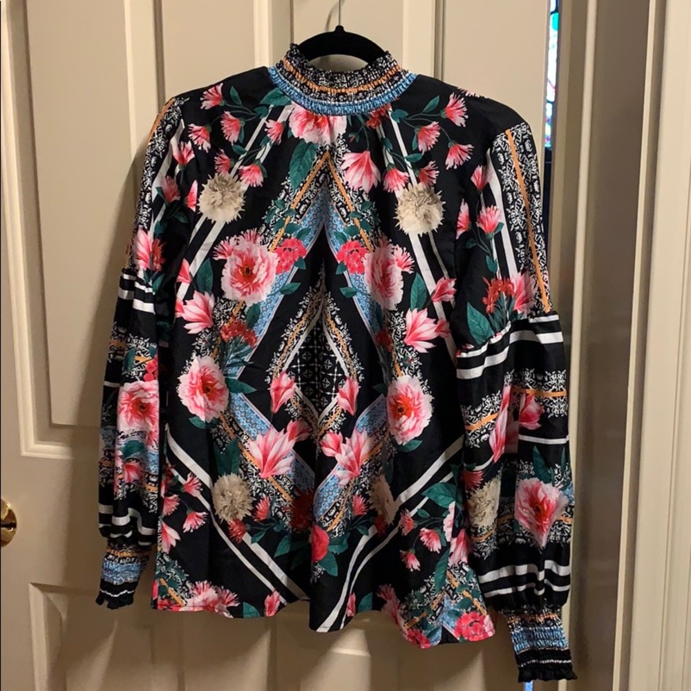 Silky boho Boutique top. NWOT. Size M.